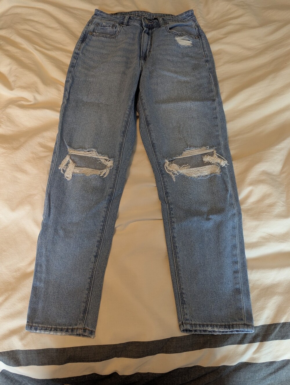 AE Ripped Mom Jean - Short - Picture 2 of 12